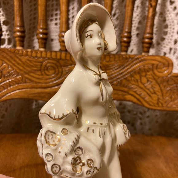 Vintage Gilded Lady With Floral Bouquet Baskets - Picture 5 of 14